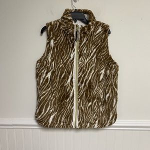 Teezher Women’s size L puffer faux fur vest Reversible